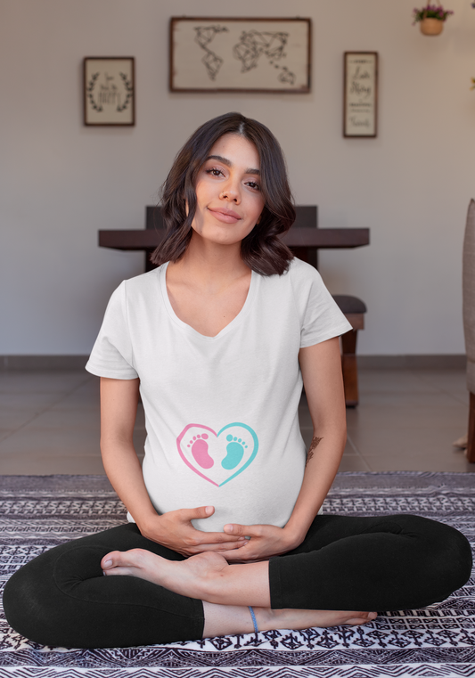 Mom to be baby feet Baggy Maternity Wear White T-shirt